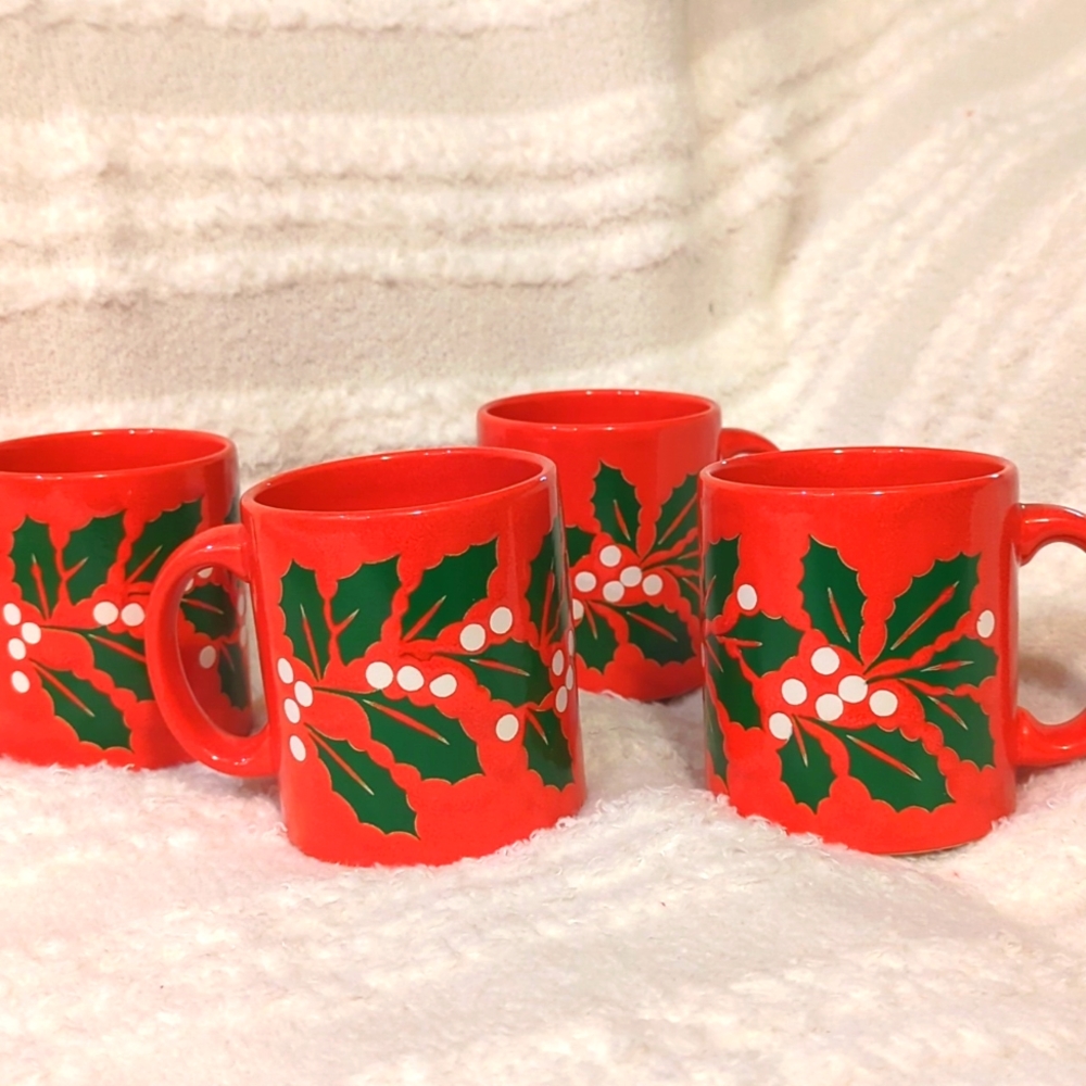 CHRISTMAS HOLLY RED MUGS BY WAECHTERSBACH Order For XMAS